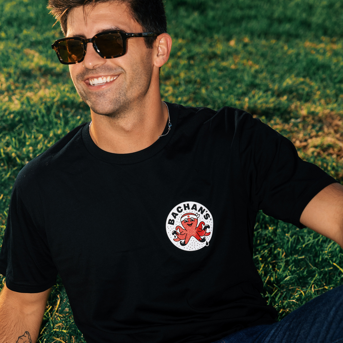Knuckles Tee U6
